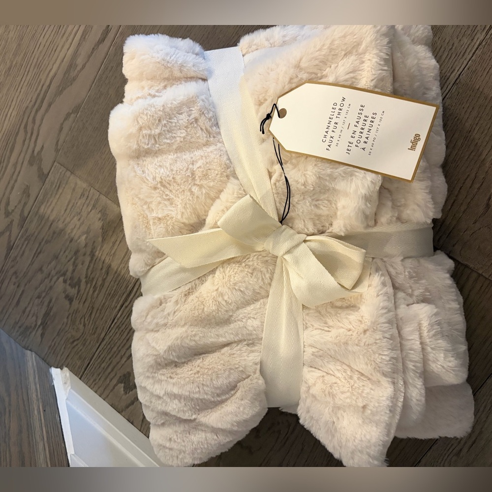 Indigo- Cozy Plush Throw Blanket - Cream